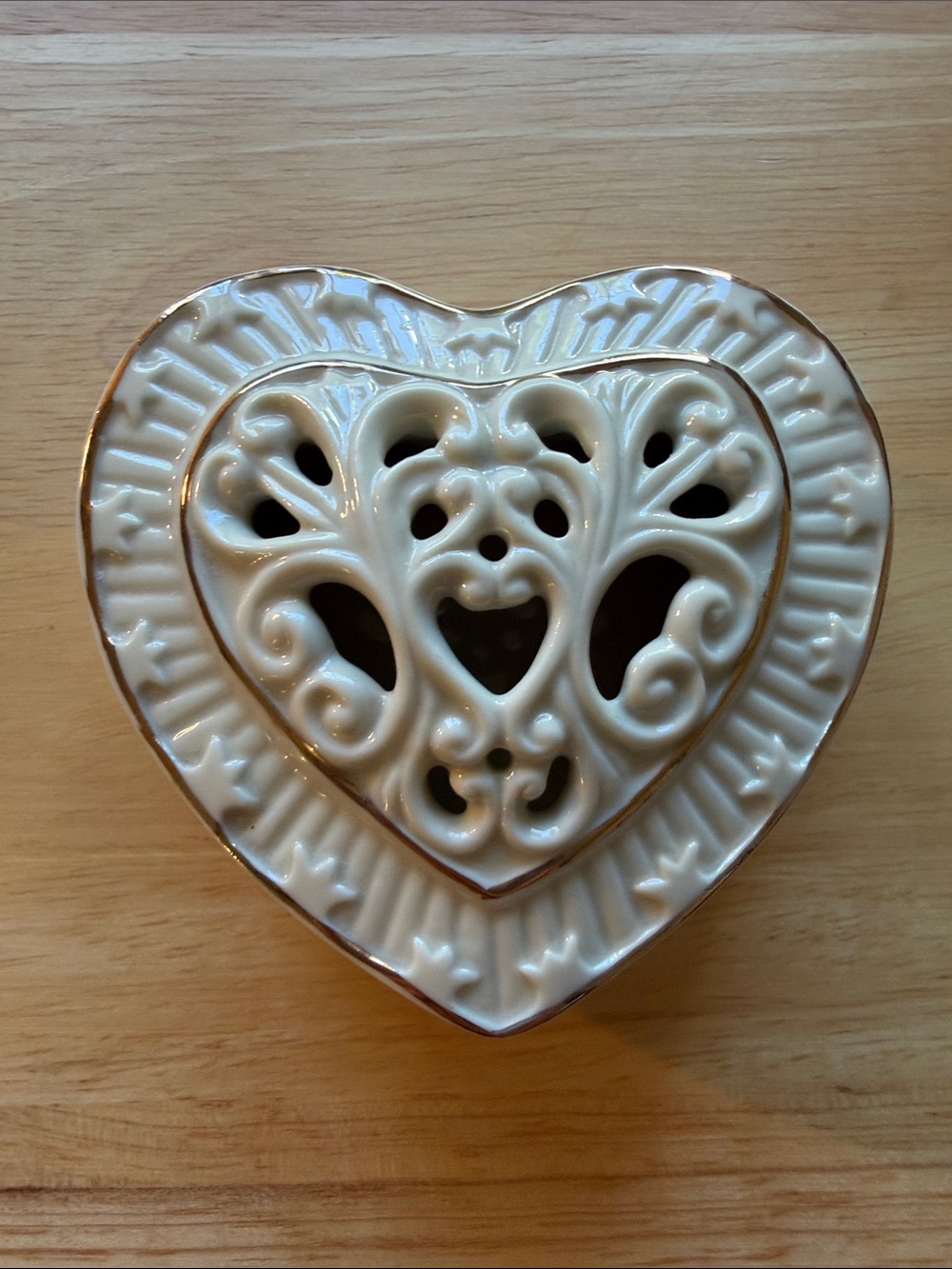 Lenox Heart-Shaped Pierced Porcelain Decorative Box - Ivory with Gold Trim